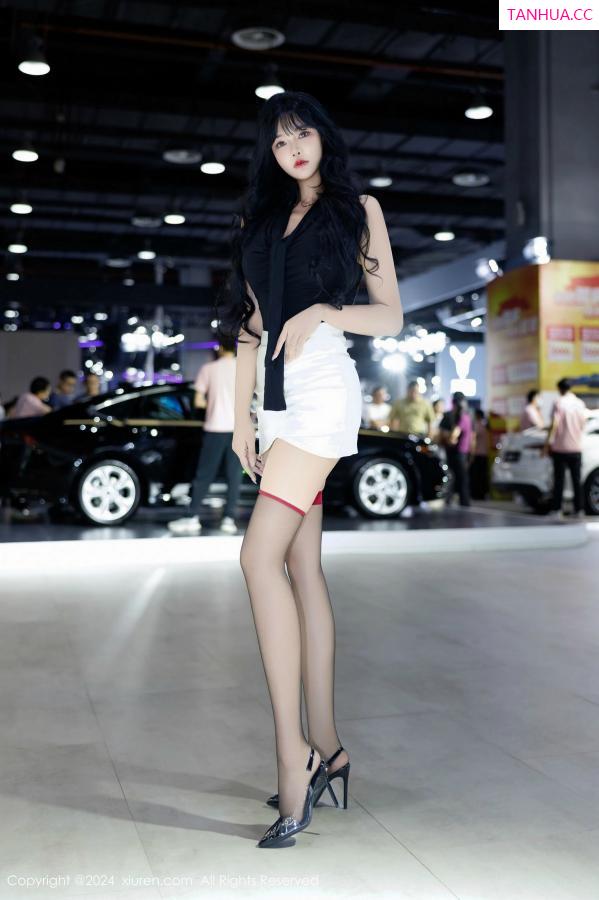 小娜比  [XiuRen]高清写真图 2024.12.10 No.9575 娜比 黑丝美腿第5张图片